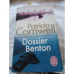 T Dossier Benton Patricia Cornwell Poche