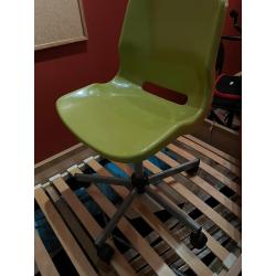 Groene bureaustoel