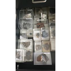 Verzameling mineralen te koop